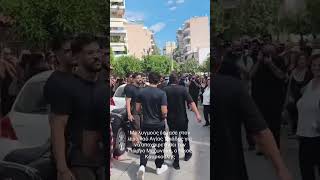 Με λυγμούς έφτασε στον ιερό ναό Αγίας Τριάδος, ο Νίκος Κουρκούλης