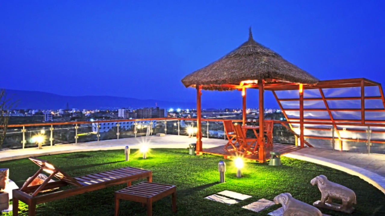 Terrace, Balcony & Courtyard designs by Aum Architects