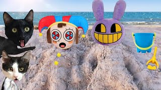 Pomni y Jax en la playa! The amazing digital circus en la vida real con los gatitos Luna y Estrella