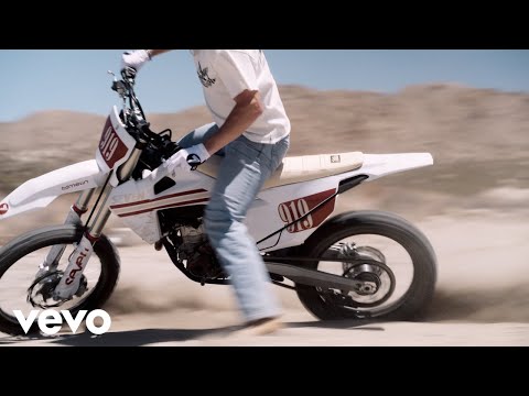 Josh Ross Mad At Me Visualizer 