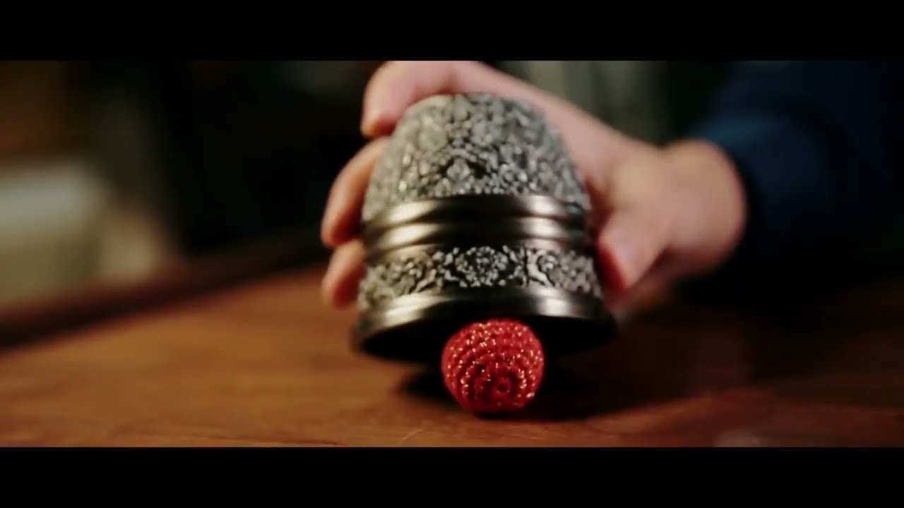 Artisan Engraved Cups and Balls in Display Box（木製コレクション