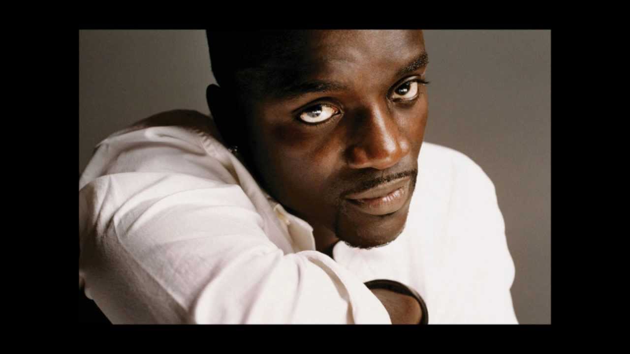 akon throw that d