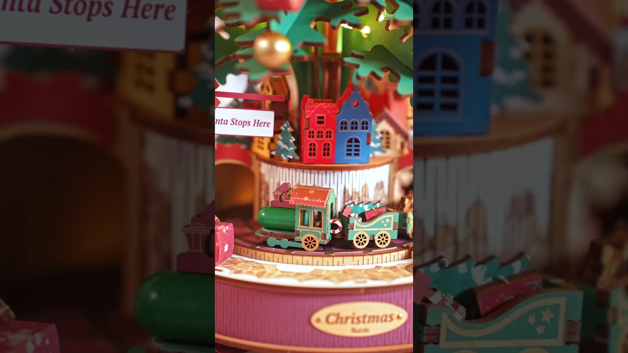 Puzzle 3D din lemn Robo Time din 319 piese - Brad de Crăciun