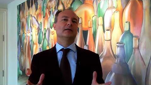 JAMESSUCKLING.COM - Bordeaux - The Ultimate Wine Game at Château Latour Part I