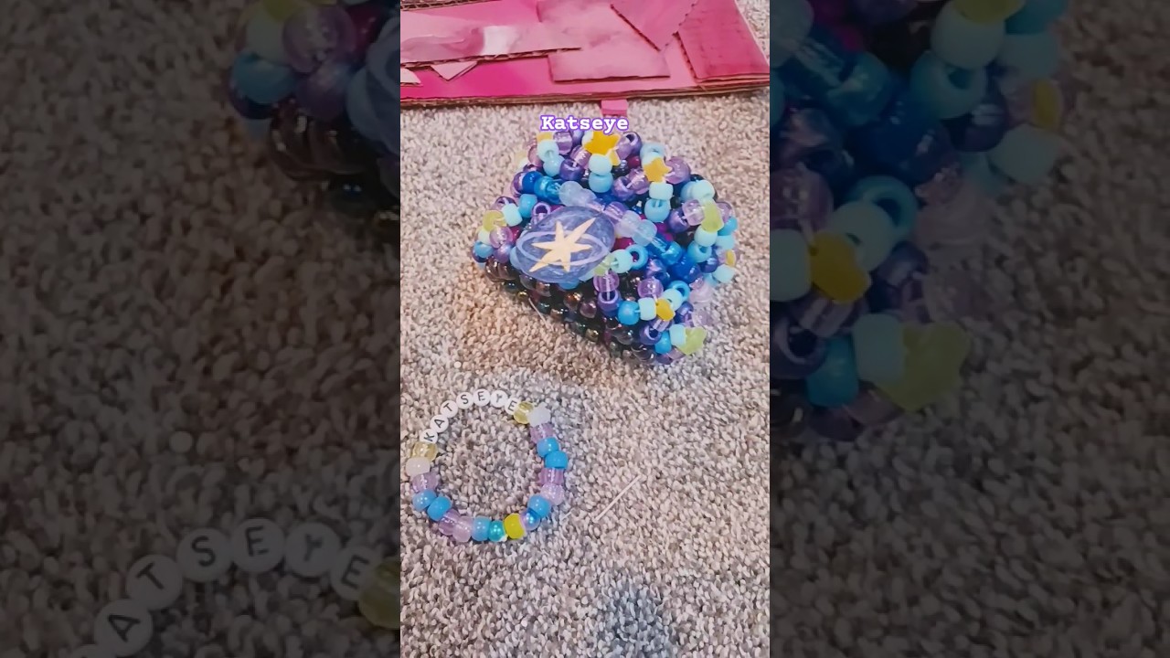 I have a recent interest in kpop/katseye 😭🙏 #kandi #bracelet #alternative #kpop #katseye #furry
