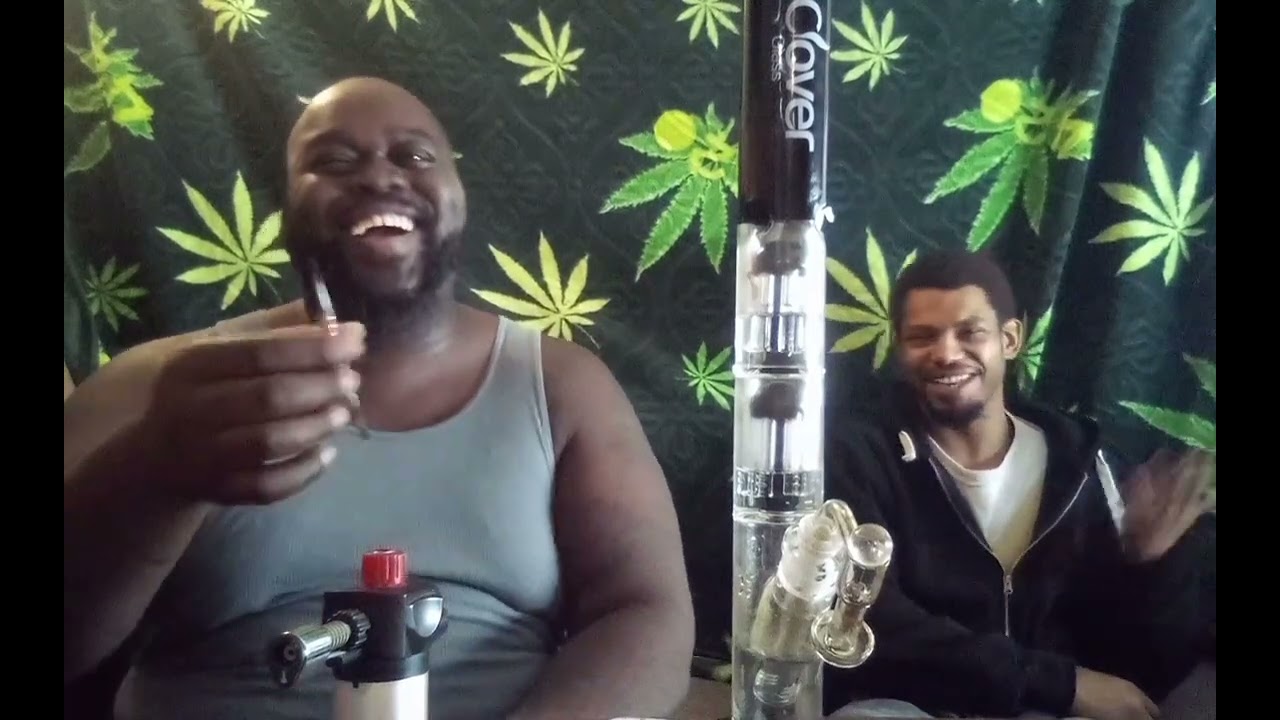 The Dab Show ep12  Big bongs and Big Dabs ft Raymond