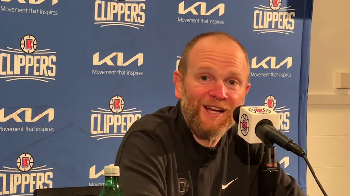 @LA Clippers GM Lawrence Frank addresses the media...