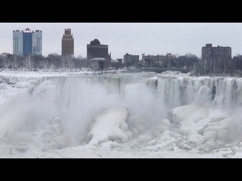 Video: Le Cascate Del Niagara Diventano Verdi Per Il Giorno Di San Patrizio