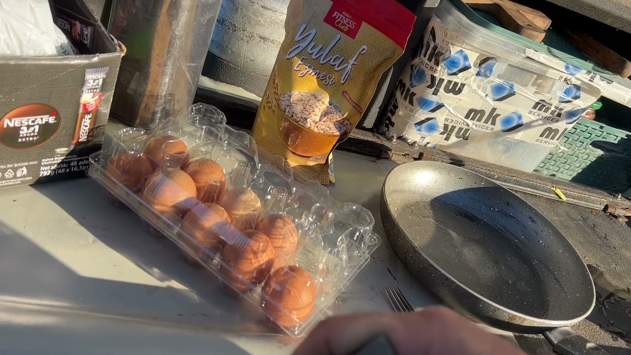 Norvec yemek deyiz menüde görün bakalım ney yeni model 😂😂👌👌