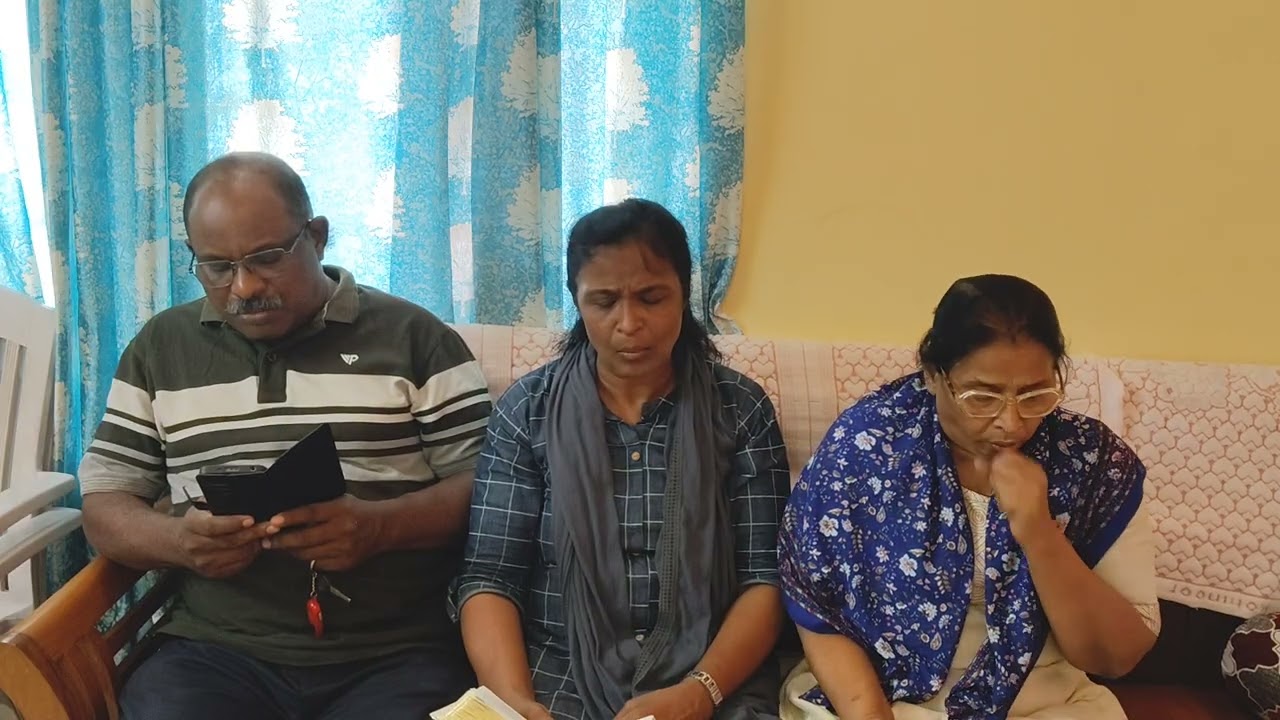 903 ദൈവത്തിൻ നാമത്തിൽ നാം ചേർന്നിടും സമയങ്ങളിൽ sung by Evg TK Reji, Sis Mini, Sis Elizabeth Thomas 