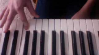 Download Lagu How to play viva la gloria by green day on piano w/ voice MP3