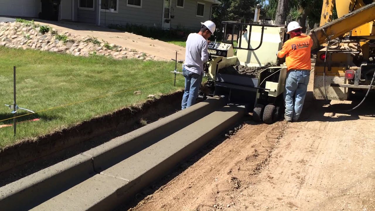 Kurber5000 Curb Pouring Machine in action YouTube