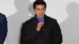新田真剣佑、改名の理由を明かす!伊勢谷友介がツッコむ「千葉じゃないの?」 映画『ジョジョの奇妙な冒険 ダイヤモンドは砕けない 第一章』公開記念舞台あいさつ 伊勢谷友介 検索動画25 新田真剣佑、改名の理由を明かす!伊勢谷友介がツッコむ「千葉じゃないの?」 映画『ジョジョの奇妙な冒険 ダイヤモンドは砕けない 第一章』公開記念舞台あいさつ 伊勢谷友介 検索動画 25