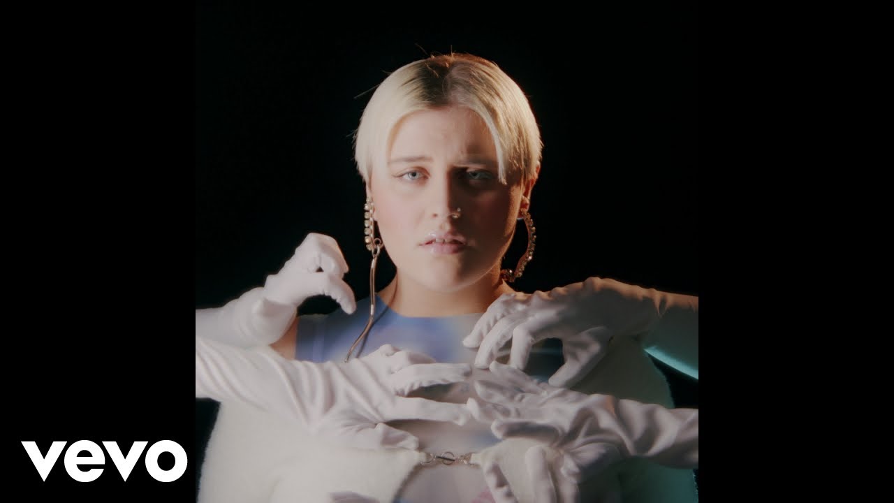 Watch BigMama, Crookers - Poker (Visual Video) on YouTube Watch BigMama, Crookers - Poker (Visual Video) on YouTube
