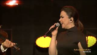 Esra İçöz - Talat Er - Gül Dalında Öten ( TRT Müzik Beklenen Şarkılar 05 Mayıs 2022)