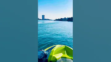 انا بركب مركبي وابحر 
