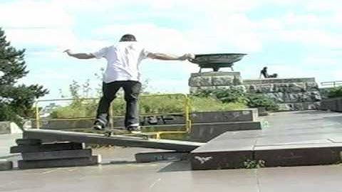 tomas vintr - nollie bs heelflip