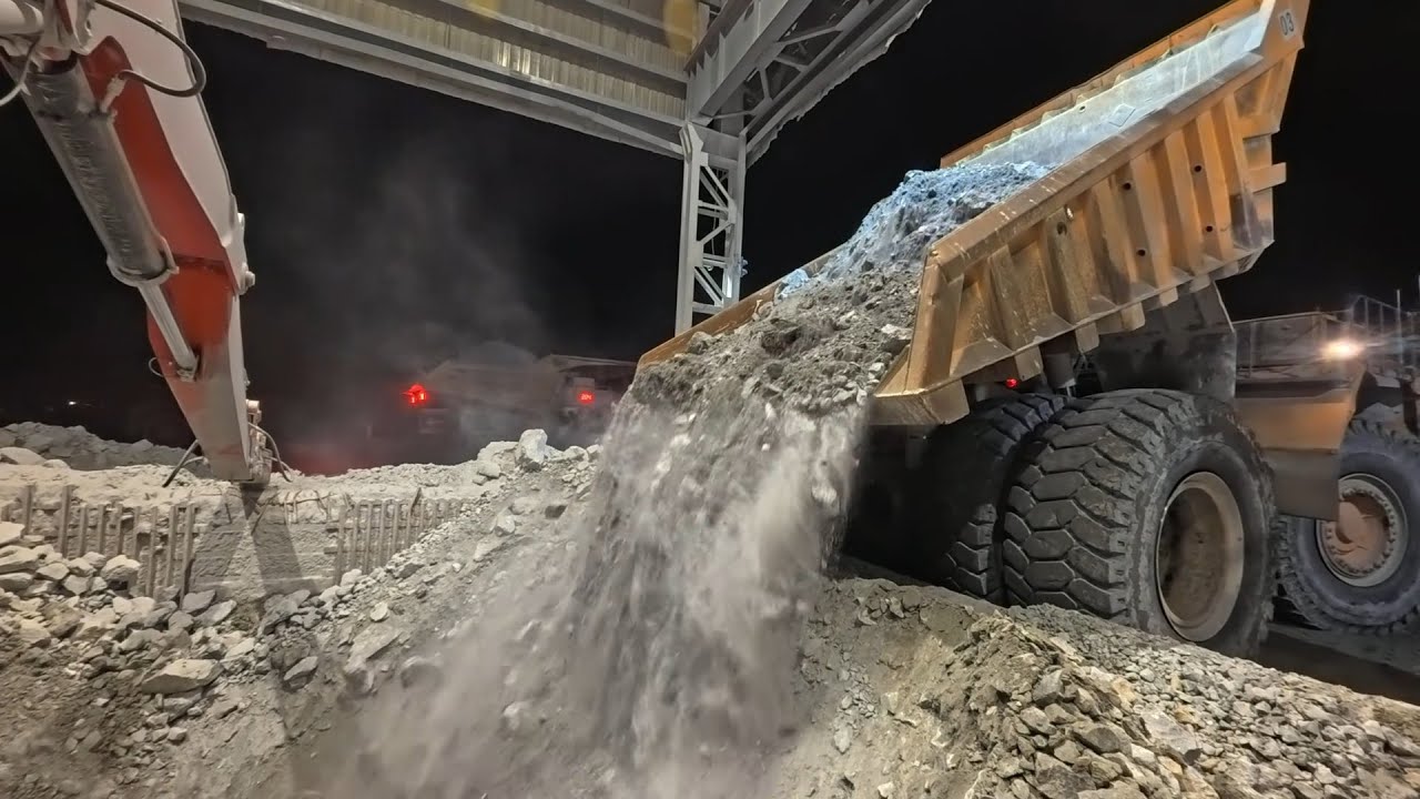 Powerful Allis Chalmers Gyratory Cone Crusher Eating Copper Ore Like It’s Nothing