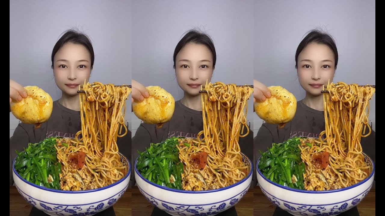 CHINESE MUKBANG SWEETFOOD,CAKE EATING SHOW EATING SPICY NOODLES YummyMukbang