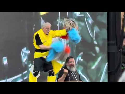 Devo - Mongoloid (live at Cruel World 5/17/25)