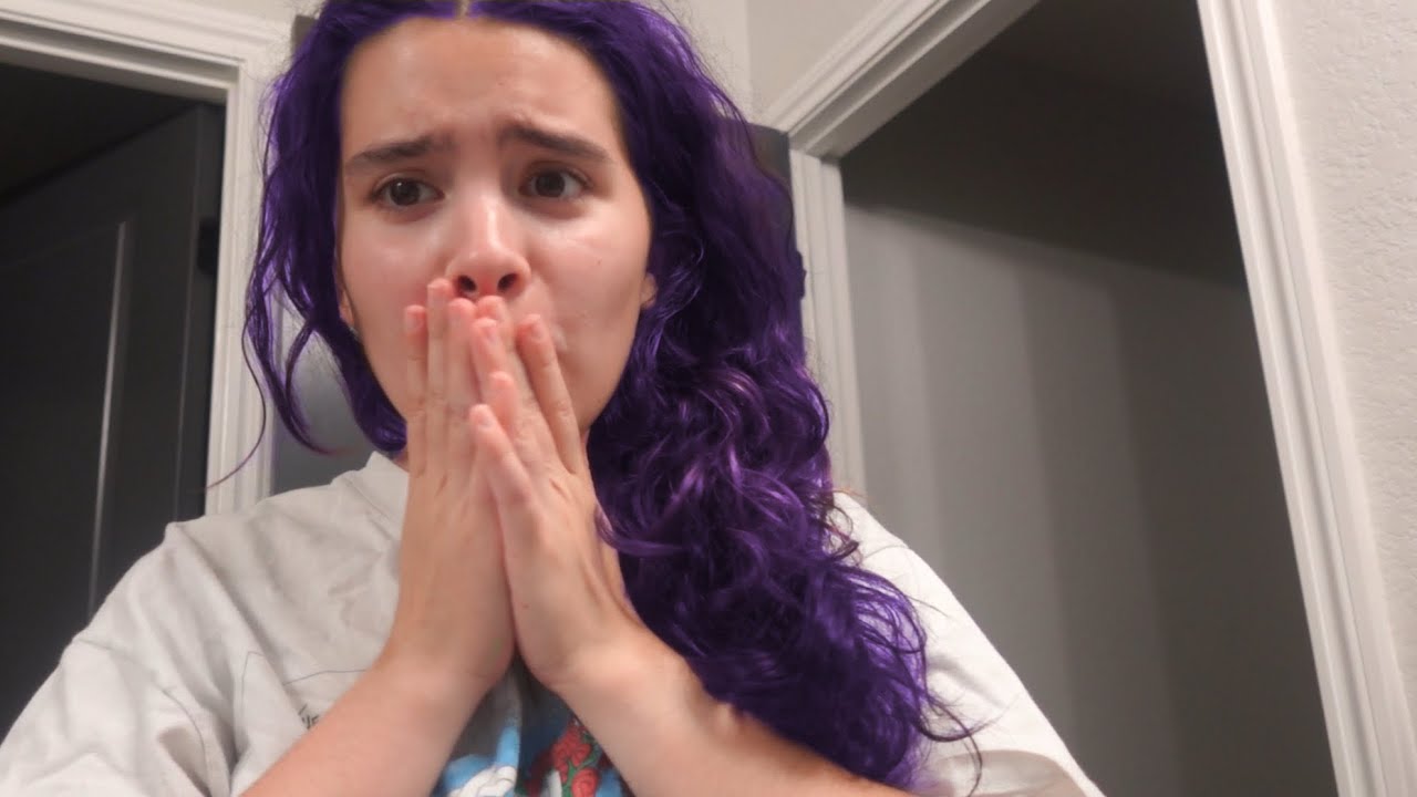 dyeing my hair purple *thumbnail NOT clickbait*
