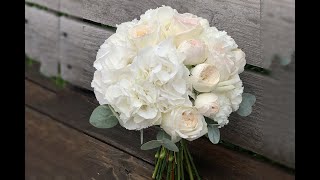 Букет невесты из гортензий и пионовидных роз с эвкалиптом