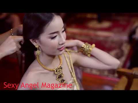 Angel: Pichana Yoosuk | Mook (traditional costume)