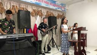 Video thumbnail of "HERMANAS QUINTERO / Jesus esta pasando por aqui / Alabanza"