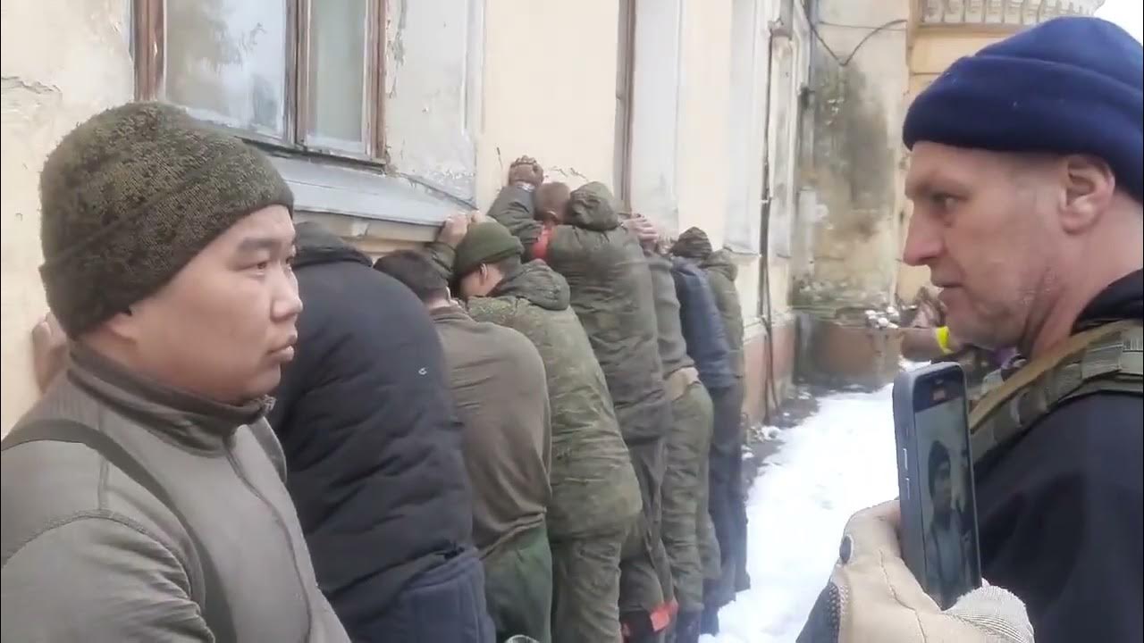 Не жди меня с украины военнопленные. Не жди меня с украины военнопленные. Пленные русские солдаты. Пленные всу дебальцево. Пленные украинские военные.