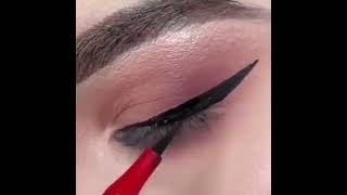 ارسمي لاينر بخطوات بسيطة #artist #مكياج_عيون #ميكب #makeup #makeuptutorial