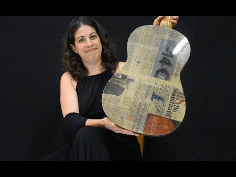 Gaëlle Solal plays the 'Newspaper Guitar' / Choro N°1 - H. Villa Lobos