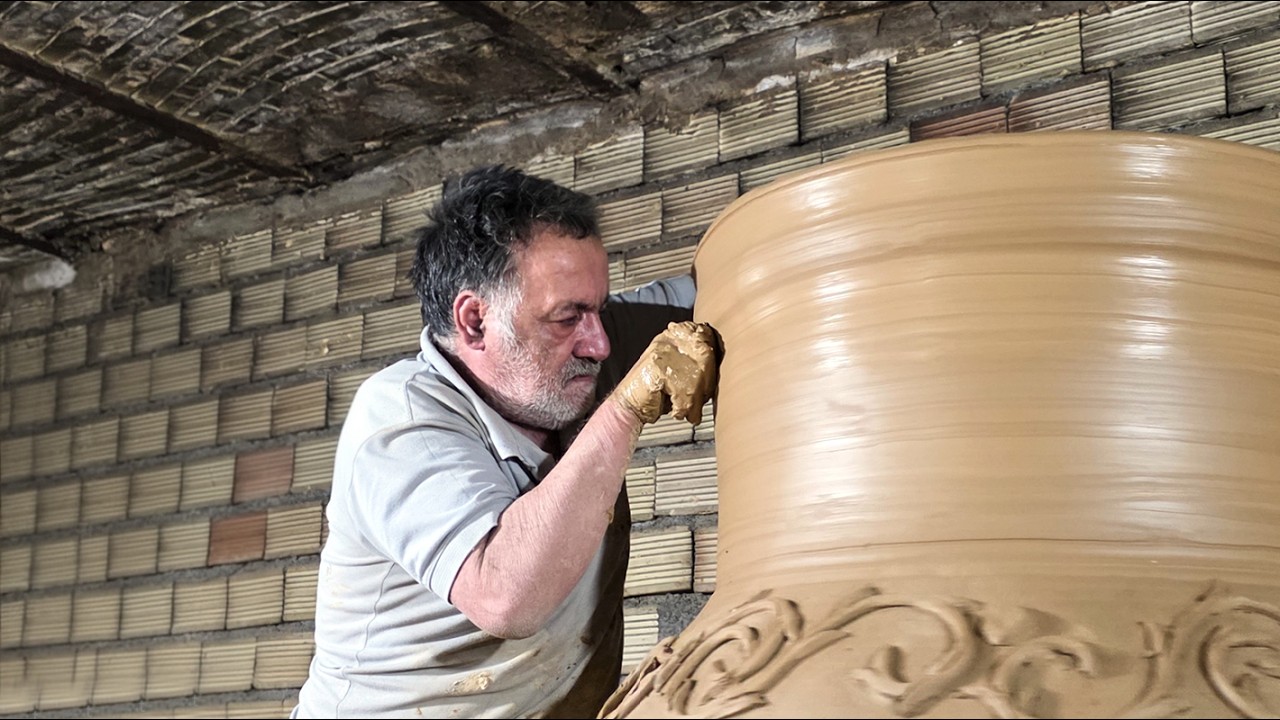 From Clay to Monument: Crafting the Biggest Vase Ever in 30 Days