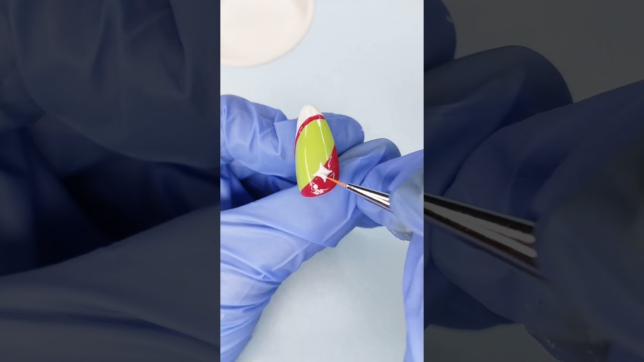 💅✨"Bold Arc Nail Art with Star & Gloss | Easy Nail Art Tutorial" 