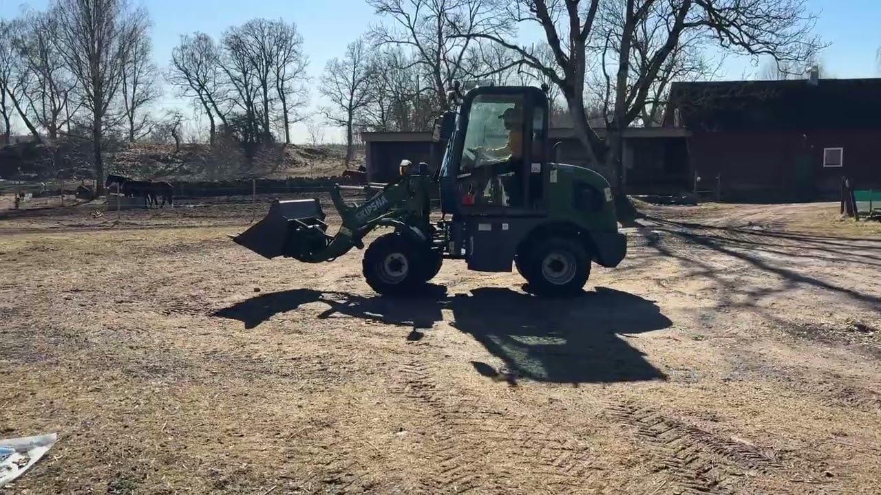 Kompaktlastare Skipsna T3800-4WD