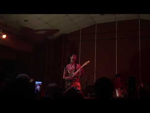 Noise Whore: Cosmo Pyke - Nakamarra (Hiatus Kaiyote Cover) (LIVE - Jakarta) at Rossi Musik