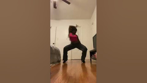 Thumbnail of Tate McRae is crazy for this choreo😭 #tatemcrae #revolvingdoor #dance
