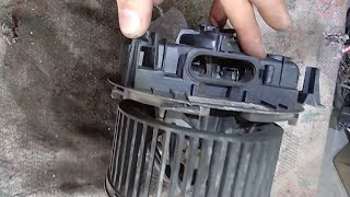 видео: Renault Megan 2 скрежет и вибрация вентилятора печки картинка: Renault Megan 2 скрежет и вибрация вентилятора печки