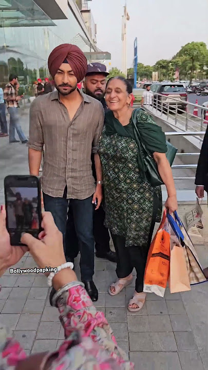 Ranjit Bawa snapped at Chandigarh ❤️ #ranjitbawalive #ranjitbawa #ranjit #punjabi song#punjabI news