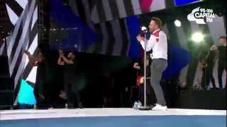 Olly Murs - 'Wrapped Up' (Summertime Ball 2015) chords