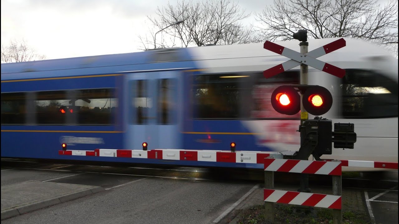 Spoorwegovergang Cuijk // Dutch railroad crossing
