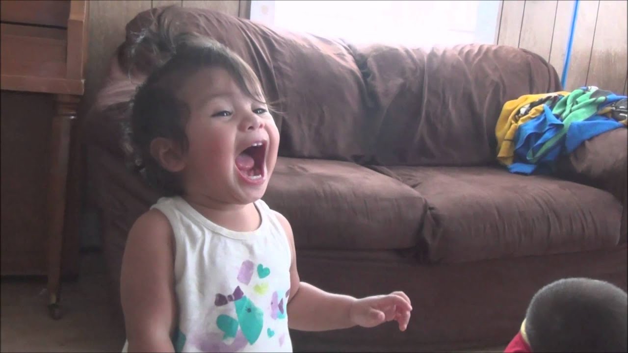 You Raise Me Up (little girl 18 months singing) 