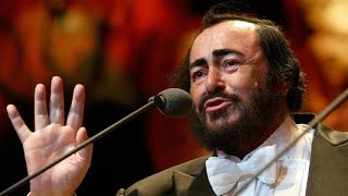Luciano Pavarotti sings 'Core 'Ngrato'.