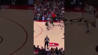 The Blazers having no idea whatsoever what their doing on defense