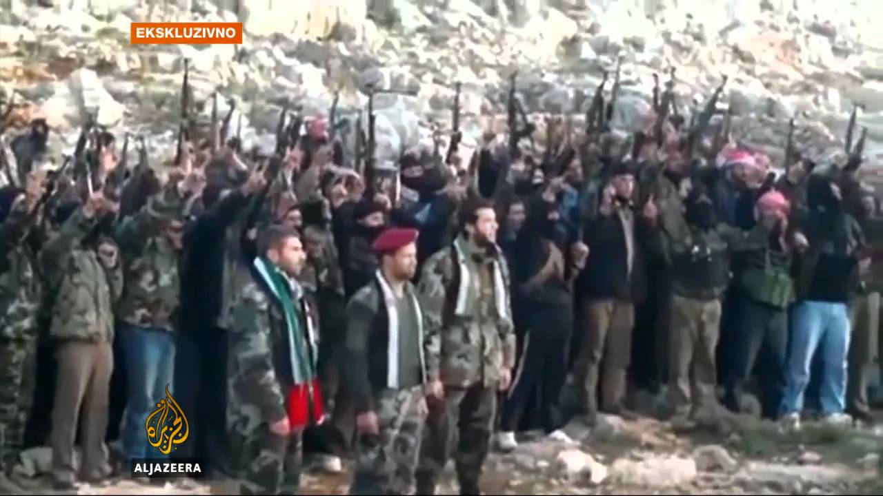 سوريون من الخارج يعودون إلى ديارهم للقتال - قناة الجزيرة البلقان