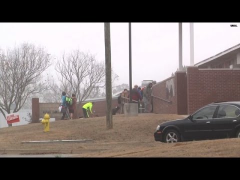 School's plan to stop intruders: Canned goods?