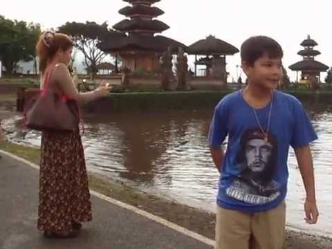 แปลกแต่จริง..ทะเลสาบบนภูเขา ปุราอูลันดานูบราตัน Pura Ulun Danu Bratan BALI