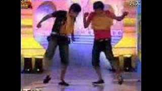Show luo and Xiao Gui Famous Dance Step....LOL