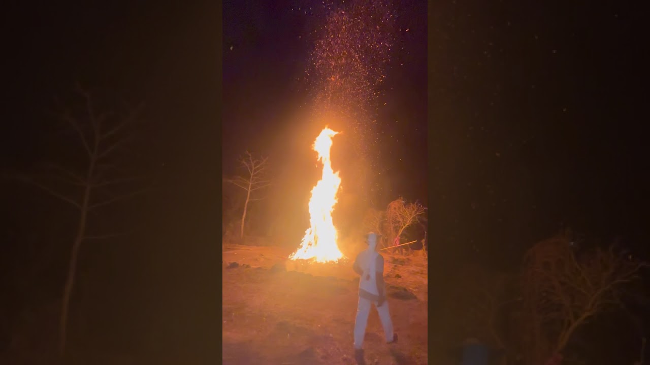 कोकणातील होमासाठी प्रचंड कष्ट घेतले जातात कोकणातील ह्या रूढी परंपरा फारच छान आहेत #viral #kokan 