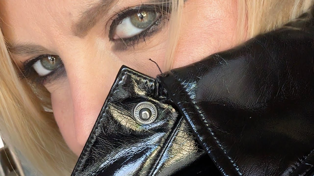 Soft spoken veste croustille j'ai pas pu dire au revoir j'avais plus de place sur le tel désolé 😅