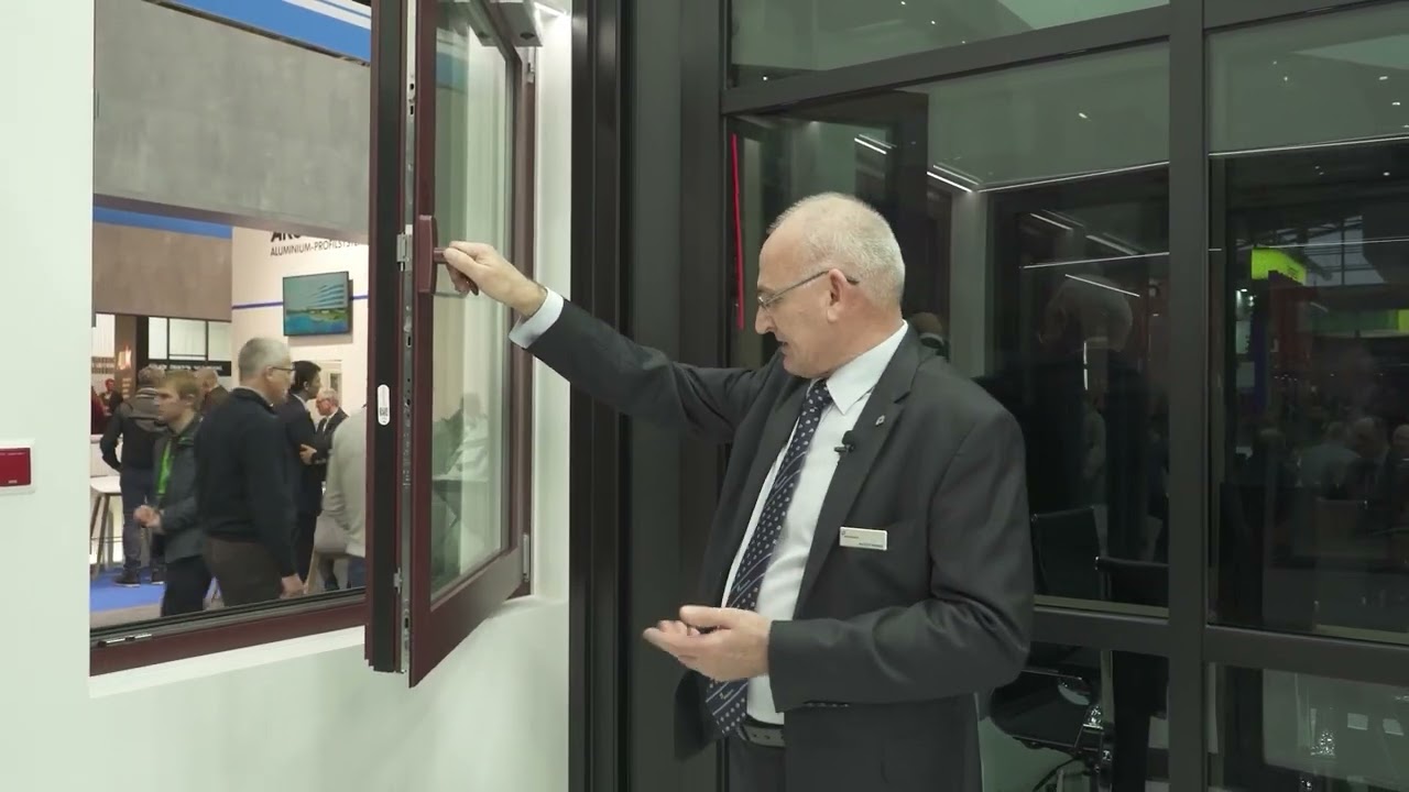 Okna przeciwpożarowe PROCURAL PE78EI w klasie EI30 - targi BAU 2025, Monachium.